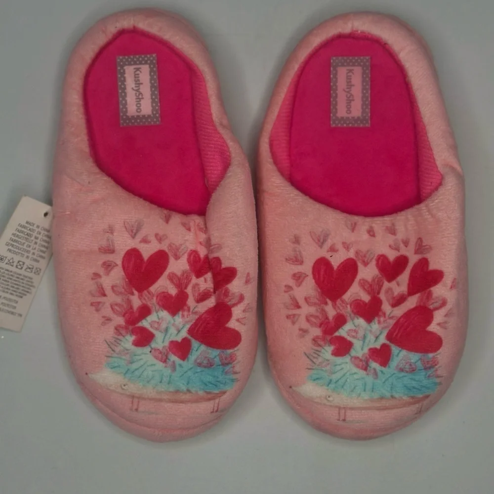 Girls Pink Slippers Size 12/13 Harts  Cozy Washable